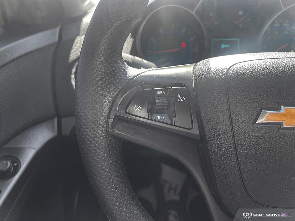 2015 Chevrolet Cruze LT / REVERSE CAM / AUTO / AC - Photo #13