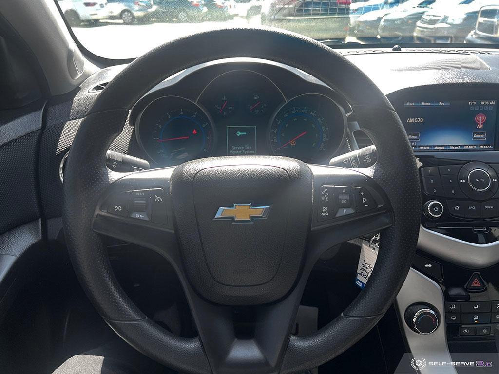 2015 Chevrolet Cruze LT / REVERSE CAM / AUTO / AC - Photo #12