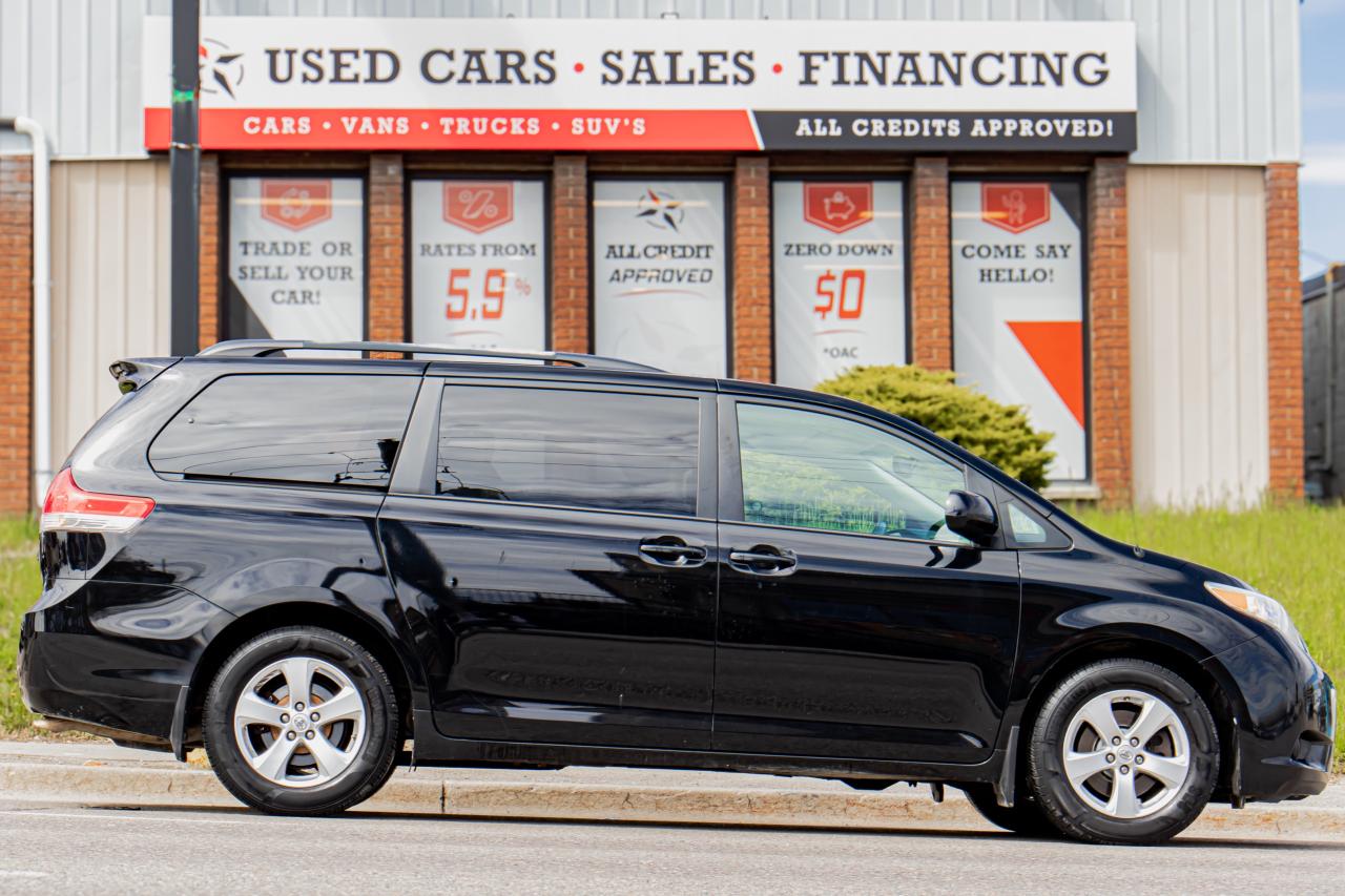 2013 Toyota Sienna LE | 8 Seater | Reverse Cam | 1 Owner | Clean Crfx Photo1