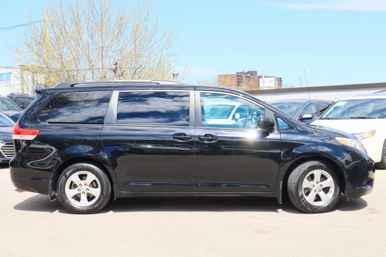2013 Toyota Sienna LE | 8 Seater | Reverse Cam | 1 Owner | Clean Crfx Photo10