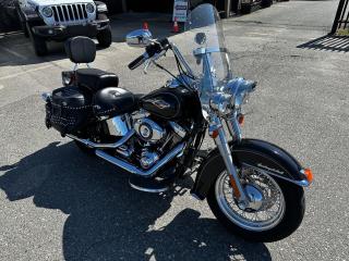 <p>2015 Harley-Davidson Heritage Softtail Classic, 103 Cubic Inches (1690cc) with only 25,000kms! Very clean and excellent condition!</p>