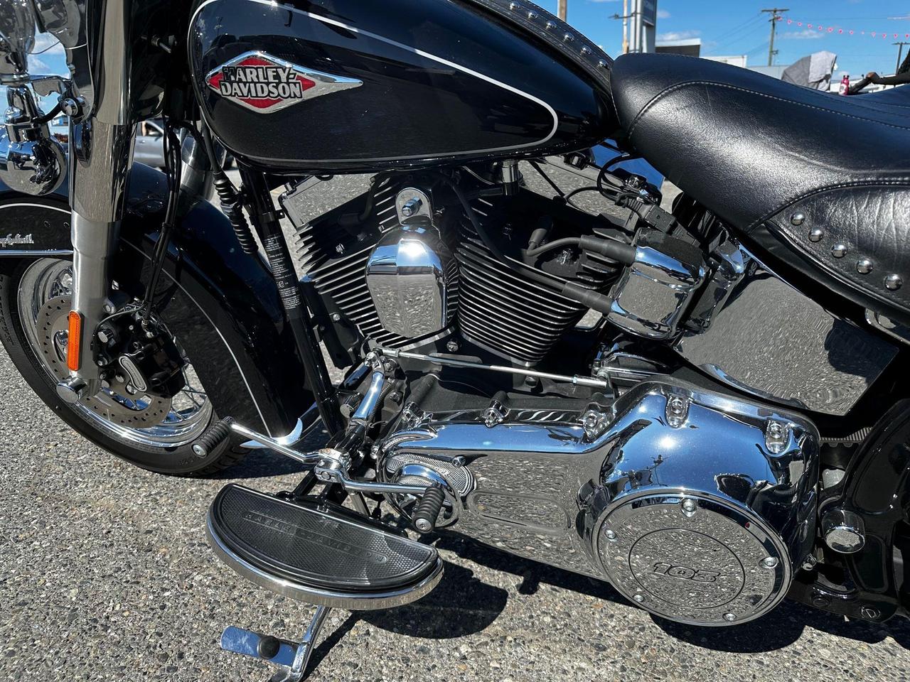 2015 Harley-Davidson Heritage Softail Classic  Photo