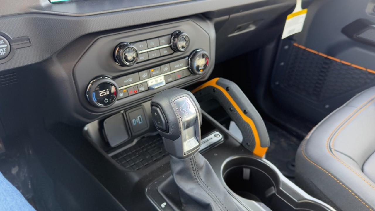 2024 Ford Bronco Badlands Photo