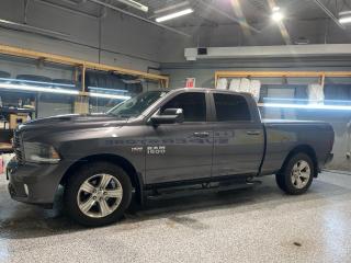 Used 2015 RAM 1500 SPORT CREW CAB 4X4 HEMI * Navigation * Sunroof * Leather * Sport Performance Hood * Uconnect 8.4 inch Touch/SiriusXM/Hands-free * Steps Bar * Tonneau for sale in Cambridge, ON
