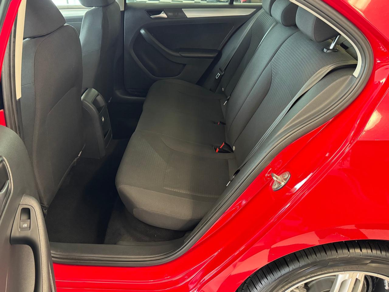2015 Volkswagen Jetta Trendline+Camera+Heated Seats+New Tires+A/C Photo81