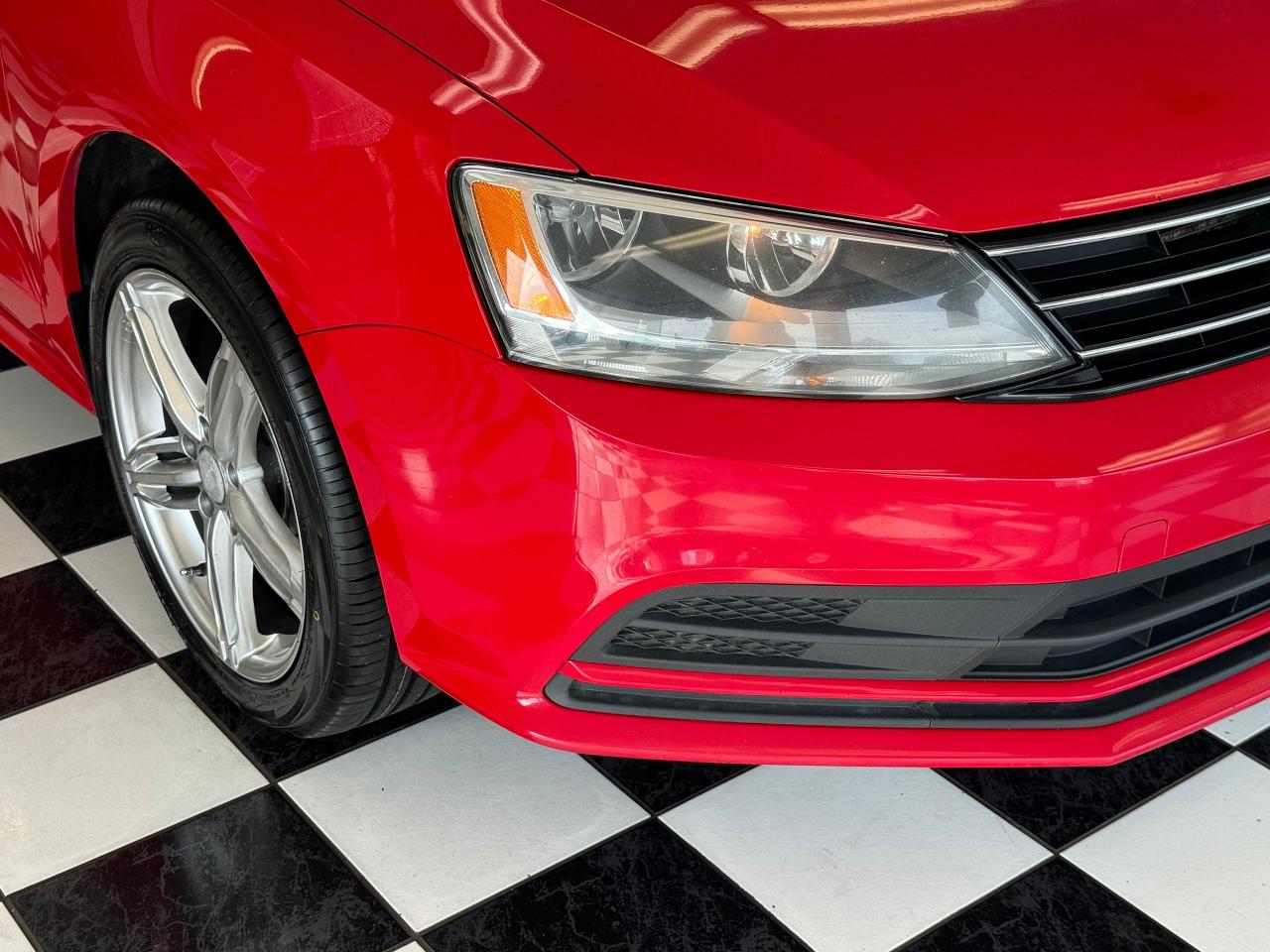 2015 Volkswagen Jetta Trendline+Camera+Heated Seats+New Tires+A/C Photo89