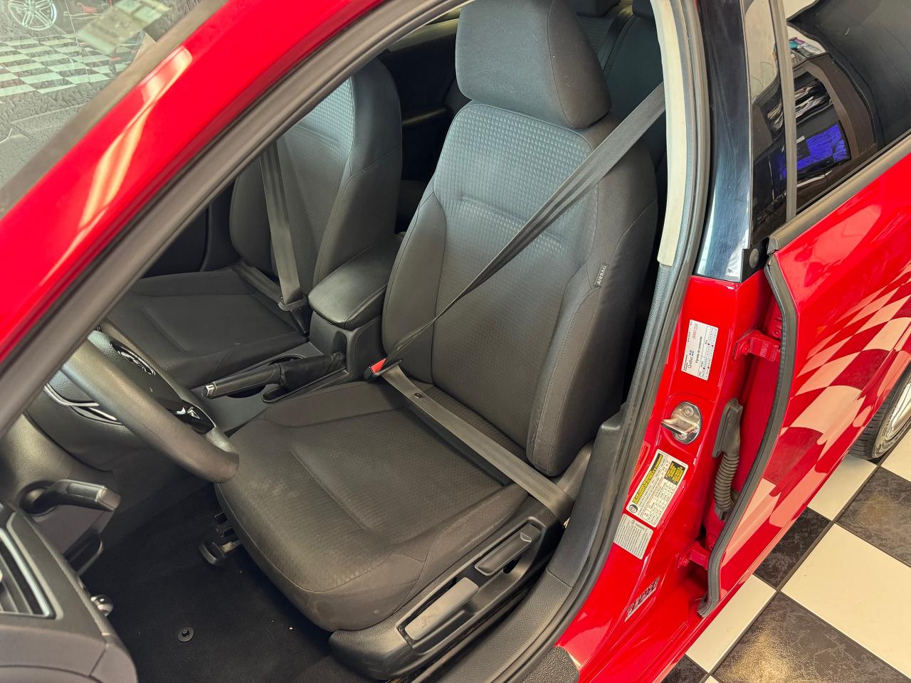 2015 Volkswagen Jetta Trendline+Camera+Heated Seats+New Tires+A/C - Photo #19