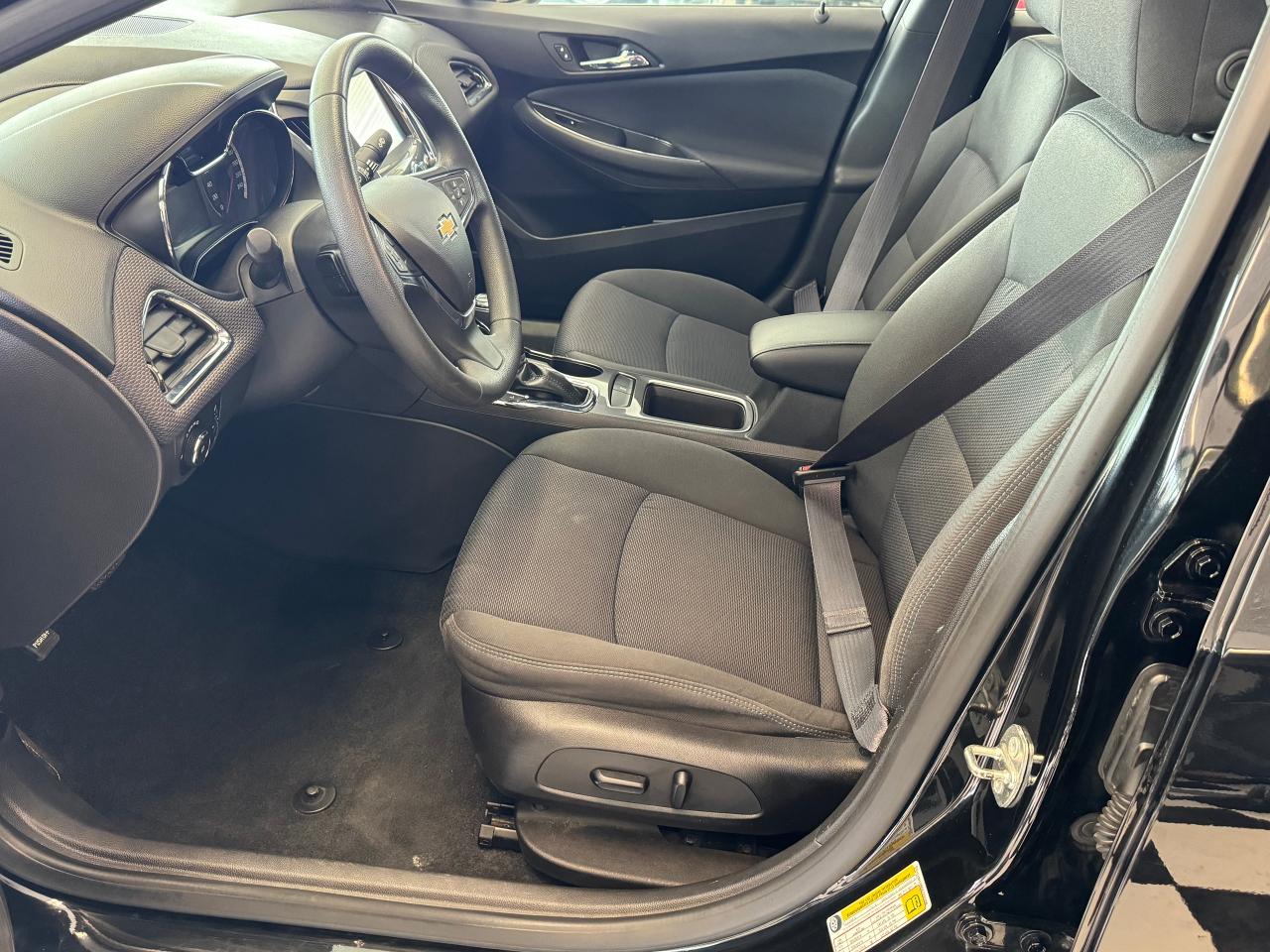 2016 Chevrolet Cruze LT RS+Roof+Camera+ApplePlay+New Tires+Clean Carfax - Photo #21