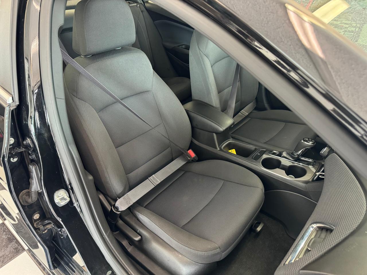 2016 Chevrolet Cruze LT RS+Roof+Camera+ApplePlay+New Tires+Clean Carfax - Photo #25