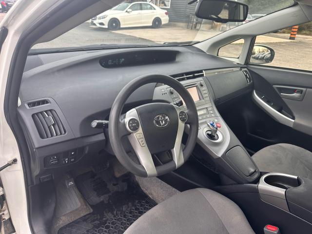 2015 Toyota Prius Plug in Photo9