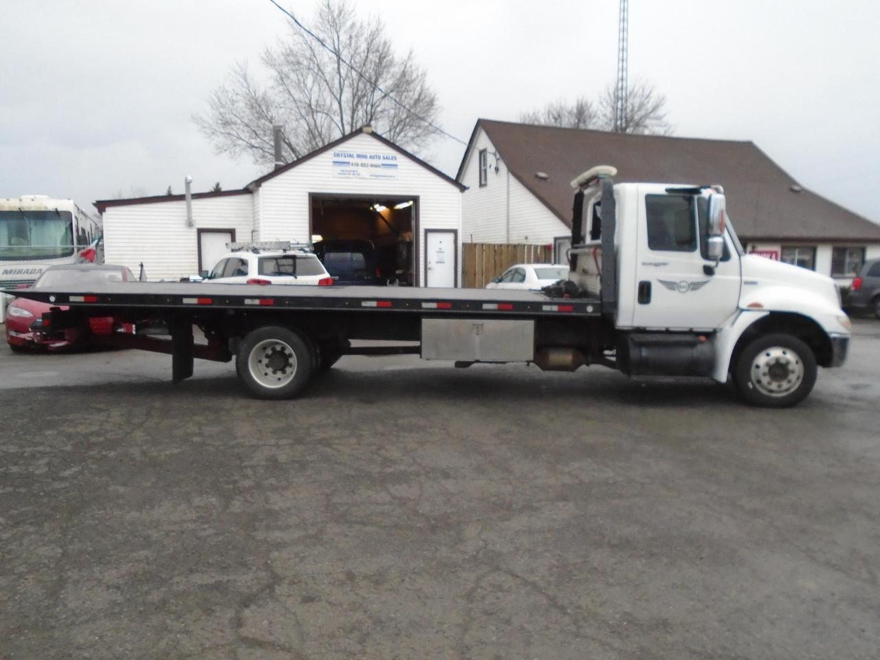 2009 International 4300 Flat bed/ Towing Truck - Photo #6