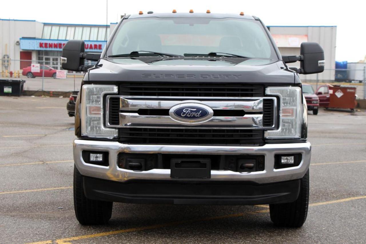 2017 Ford F-250 Super Duty 4WD CREW CAB - Photo #2