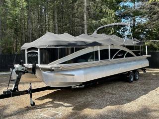 Used 2015 SYLVAN MANDALAY TRI TOON 30 FT BOAT for sale in Salmon Arm, BC