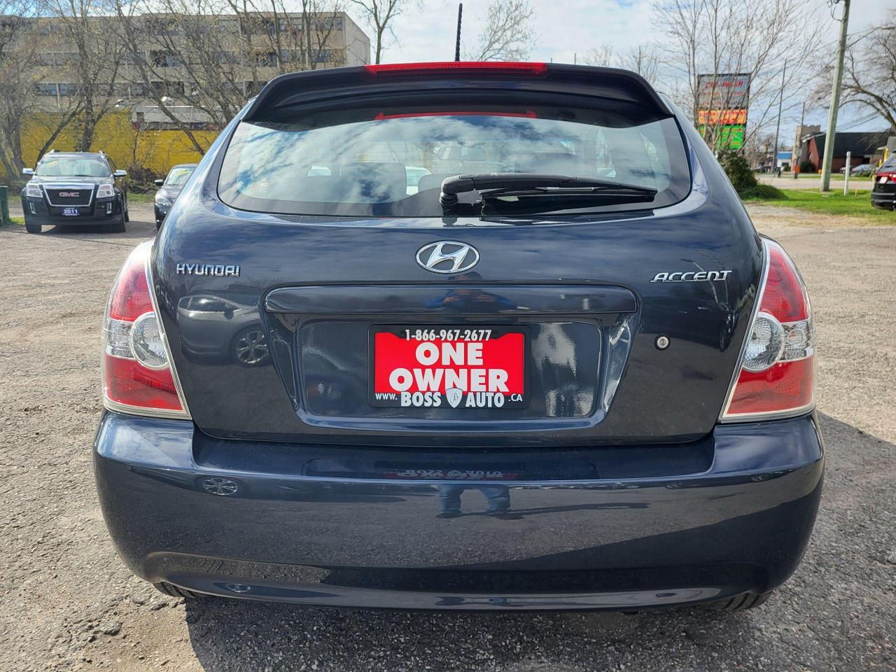2010 Hyundai Accent GL 3DR Photo3