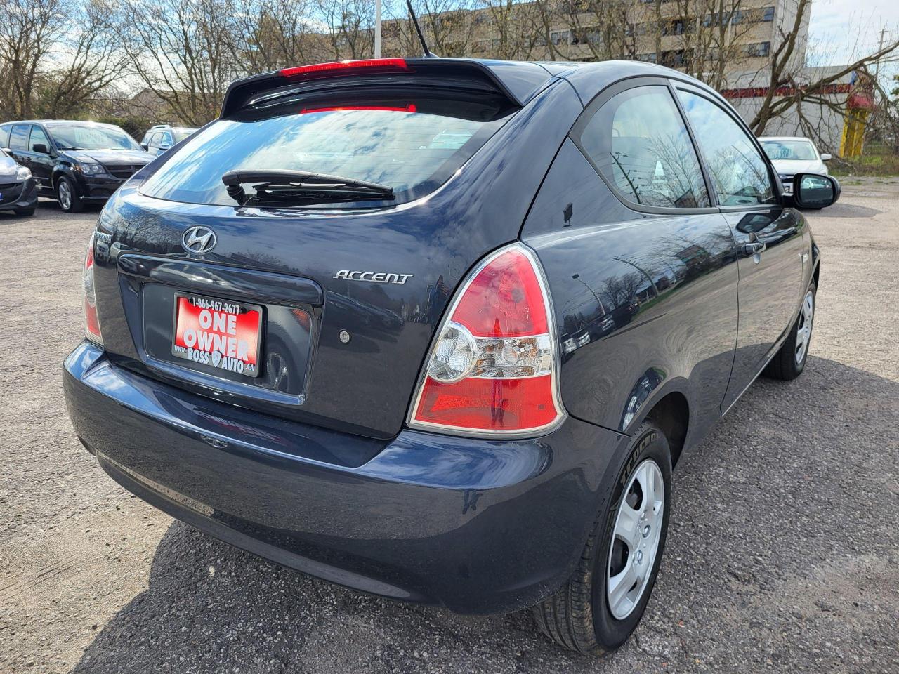 2010 Hyundai Accent GL 3DR Photo4