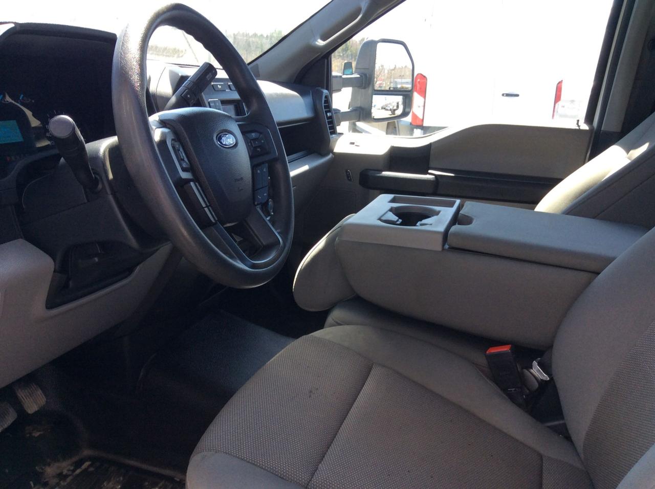 2022 Ford F-450 XL Photo