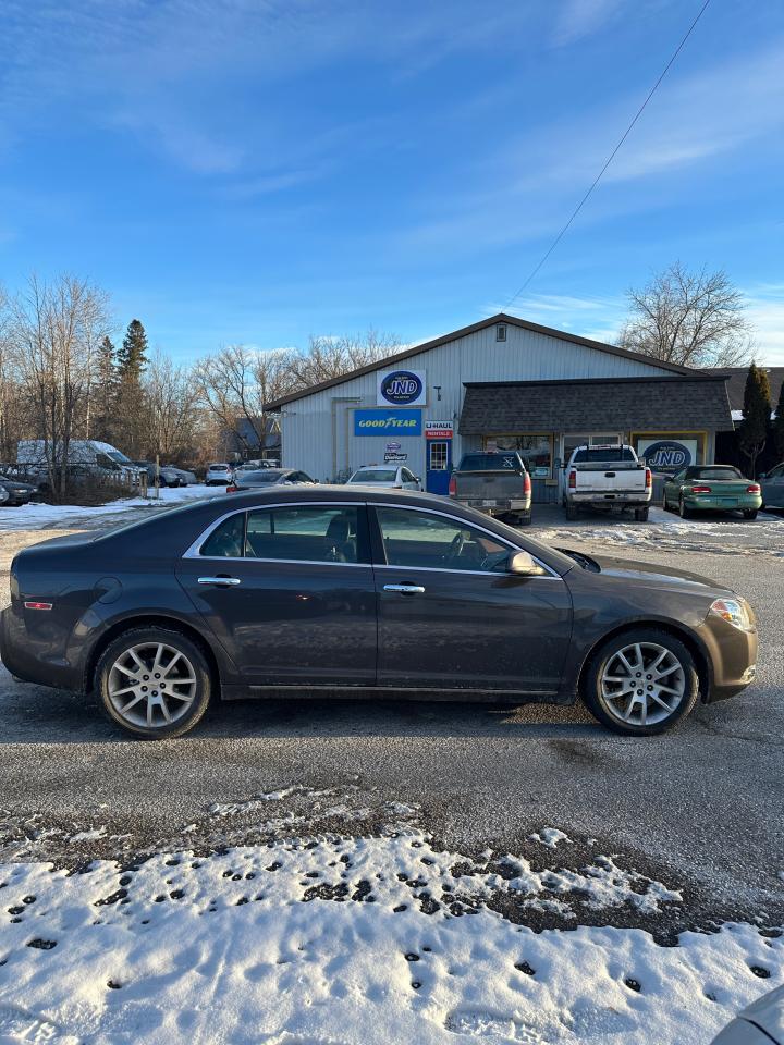 2010 Chevrolet Malibu LTZ - Photo #4