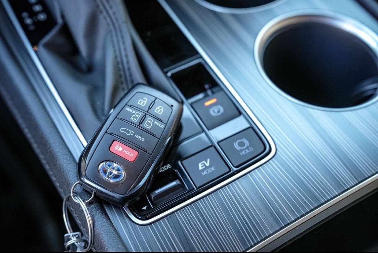 2024 Toyota Sienna Limited AWD - Photo #16