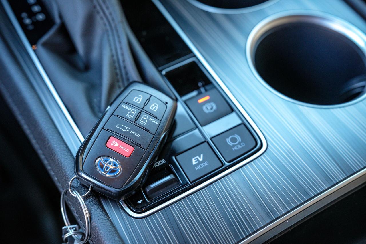 2024 Toyota Sienna Limited AWD - Photo #10