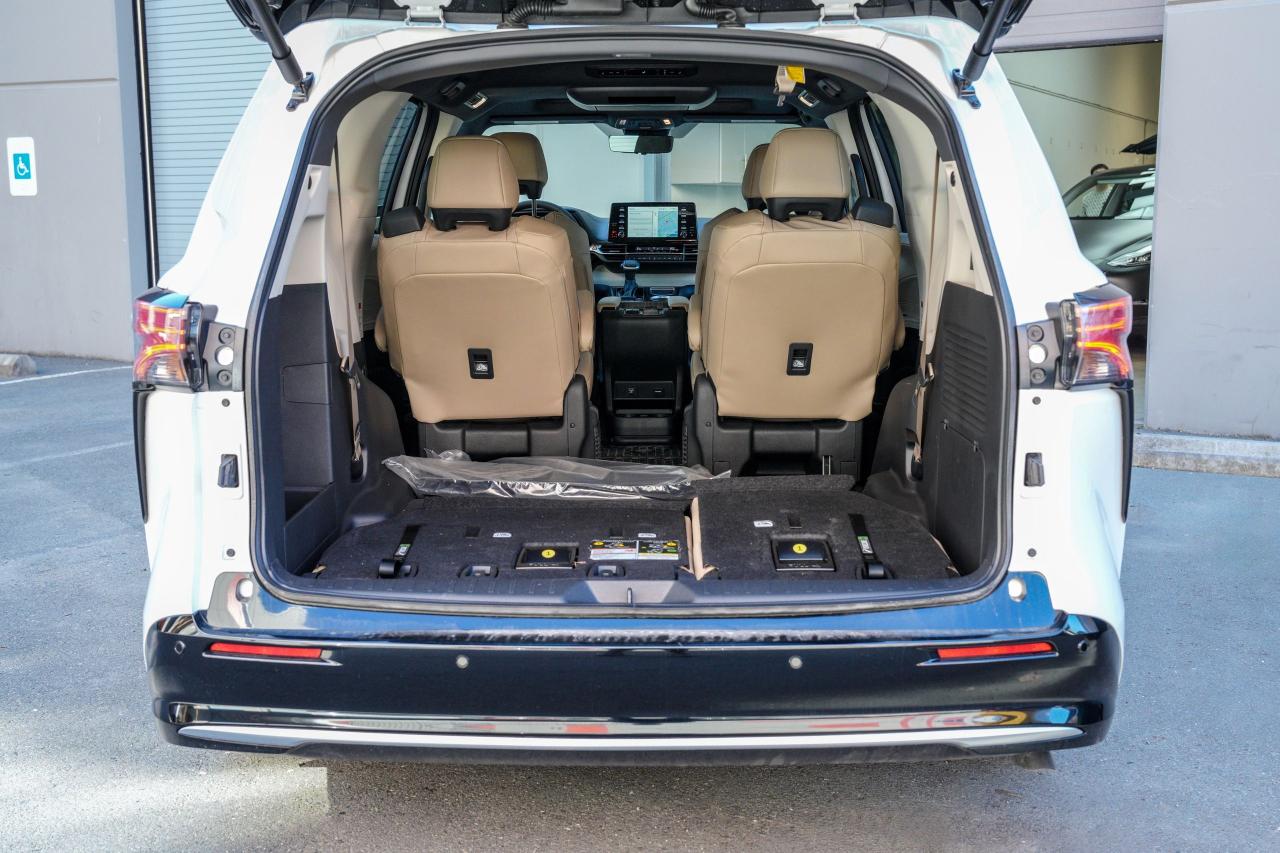 2024 Toyota Sienna Limited AWD - Photo #6