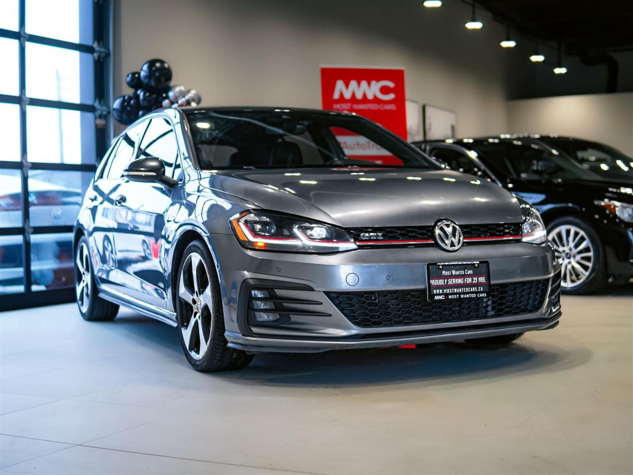 2018 Volkswagen Golf  Photo3