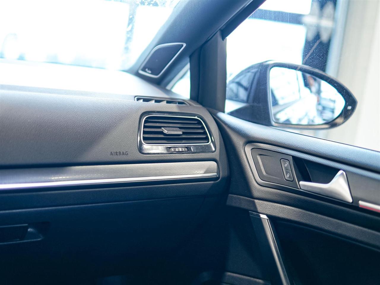 2018 Volkswagen Golf  Photo