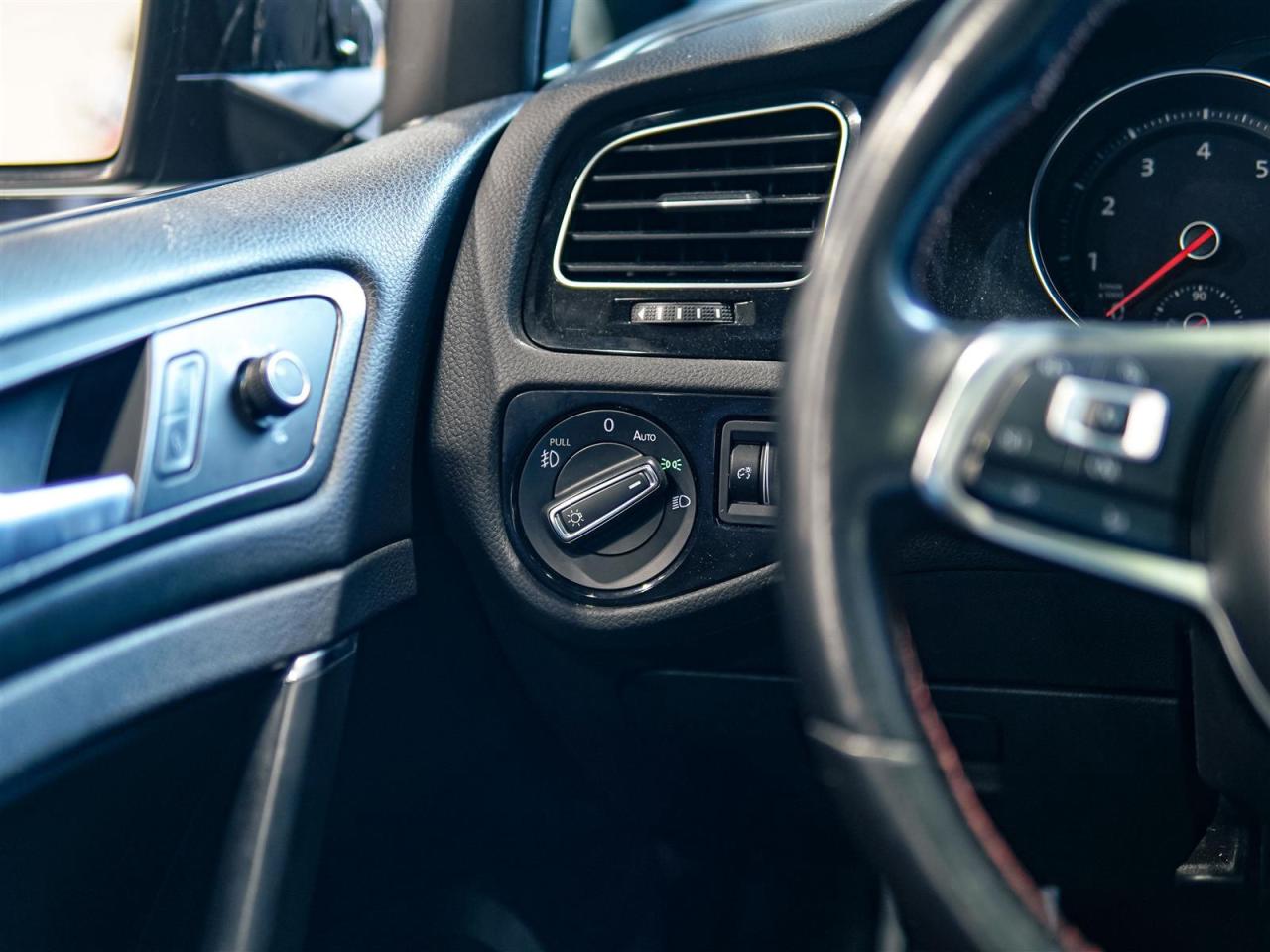 2018 Volkswagen Golf  Photo