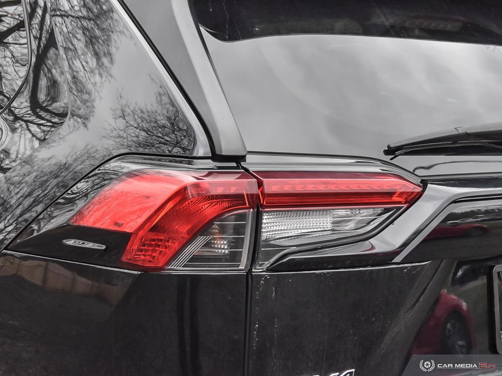 2019 Toyota RAV4 XLE UPGRADED AWD - Photo #11