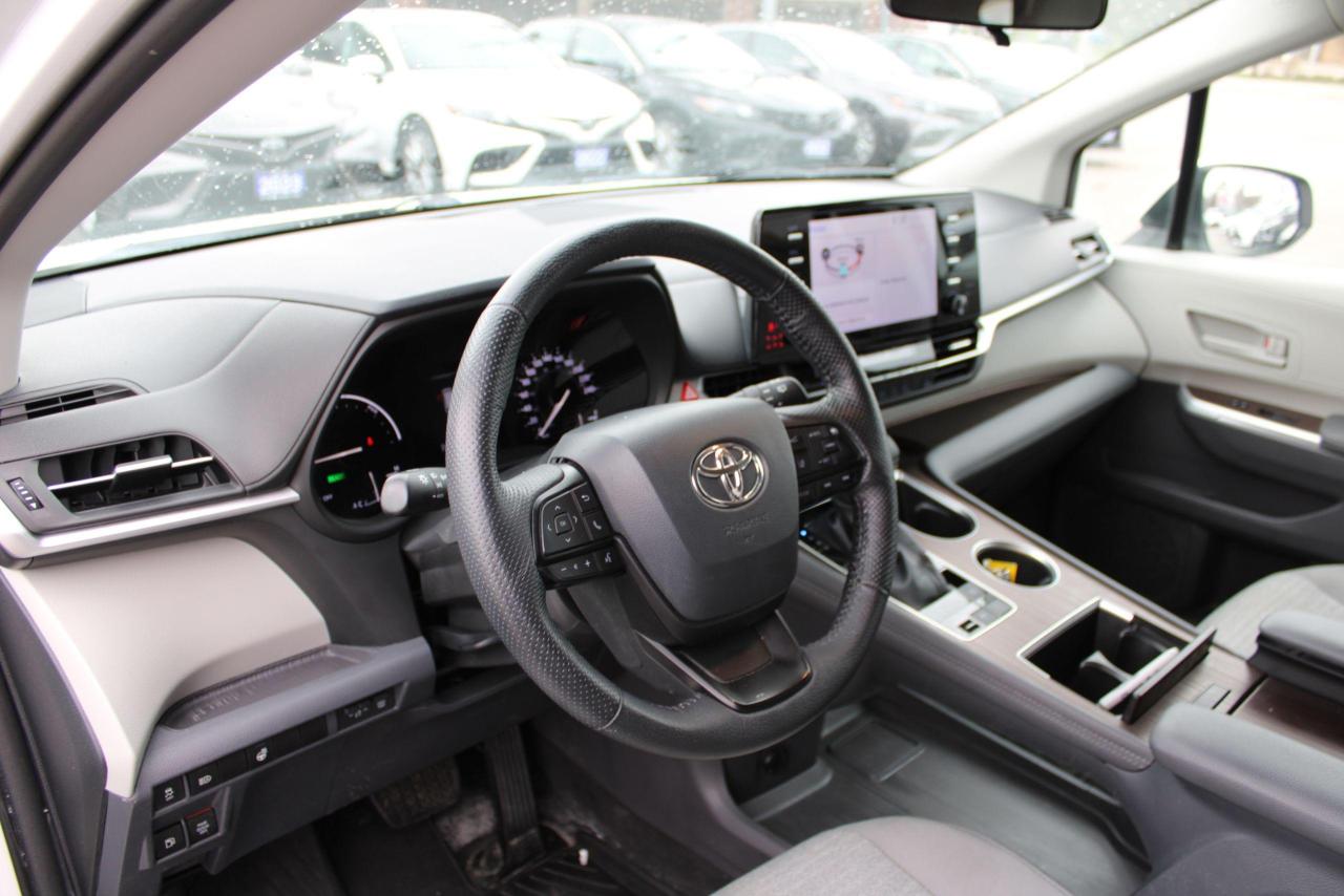 2022 Toyota Sienna 8-Passenger FWD - Photo #10