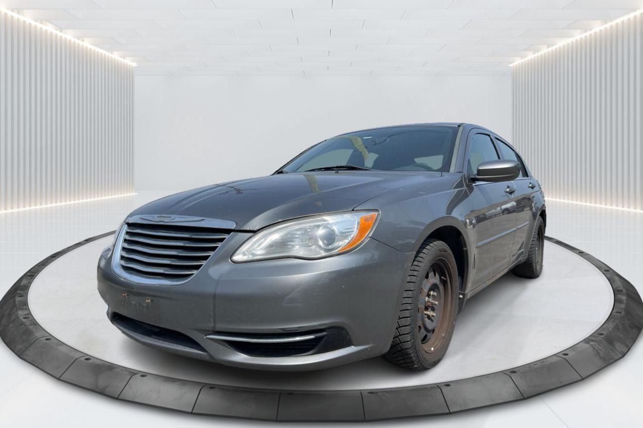 2012 Chrysler 200 LX - AS TRADED AS IS - NEEDS BODY WORK Photo8