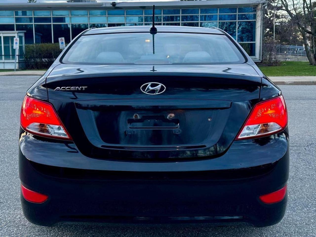 2016 Hyundai Accent 4dr Sdn Auto GL Photo3