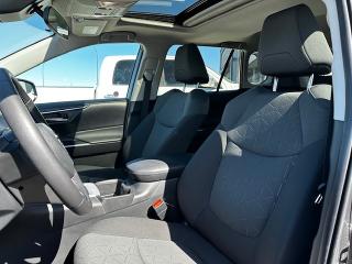 2022 Toyota RAV4 XLE AWD 1 OWNER - NO ACCIDENTS - LOW KMS - - Photo #9