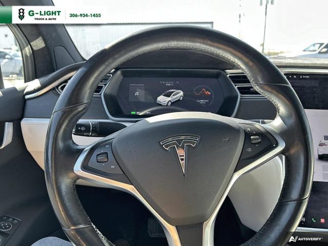 2017 Tesla Model X 75D AWD MODEL X Photo13