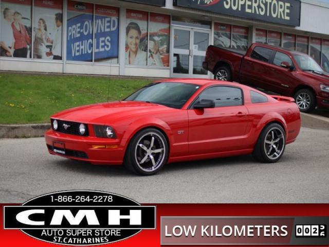 2006 Ford Mustang GT  **VERY CLEAN - NO ACCIDENTS**