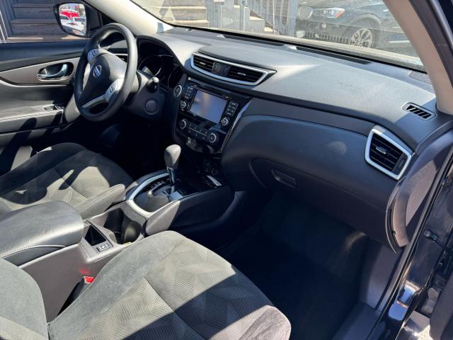 2015 Nissan Rogue SV TECH AWD / 7 PASS / PANO / NAV / BLINDSPOT Photo8