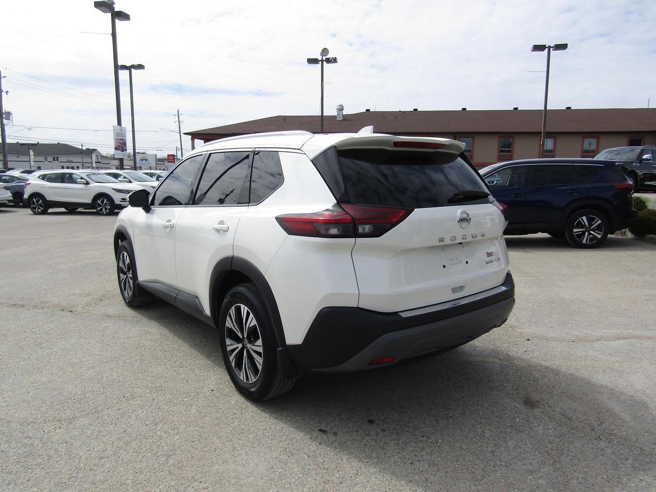 2021 Nissan Rogue SV PREMIUM Photo