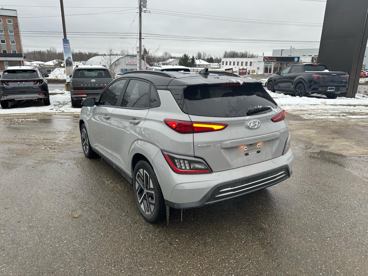 2022 Hyundai KONA electric Preferred FWD w/Two-Tone Roof Electric Photo9