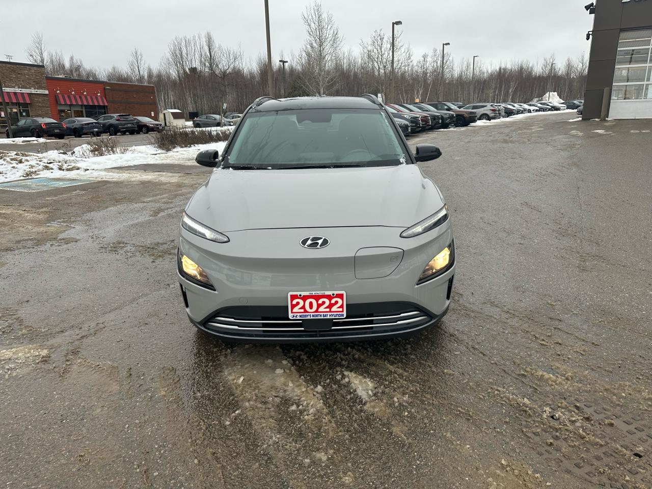 2022 Hyundai KONA electric Preferred FWD w/Two-Tone Roof Electric Photo4