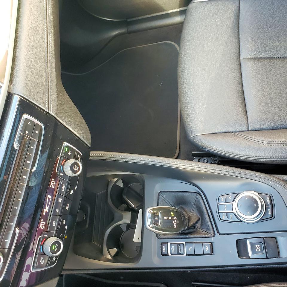 2020 BMW X1 Low KM Accident Free - Photo #10
