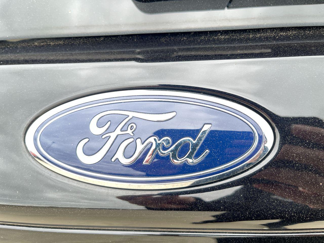 2022 Ford Explorer ST Photo5