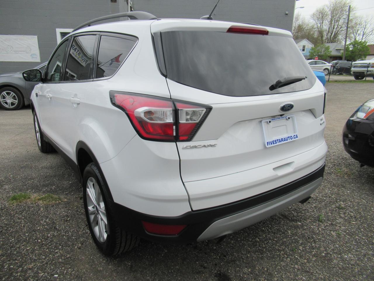 2018 Ford Escape SE 4WD - Certified w/ 6 Month Warranty - Photo #4