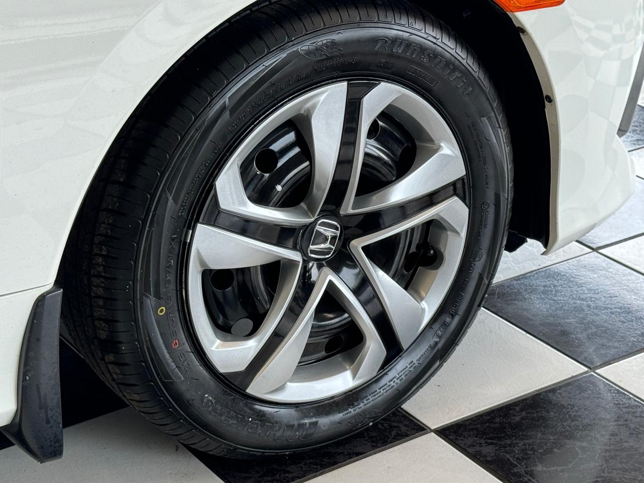 2018 Honda Civic LX+New Tires+ApplePlay+A/C+Camera+CLEAN CARFAX - Photo #61