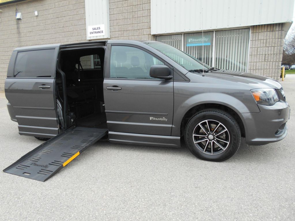 Used 2017 Dodge Grand Caravan SXT Plus-Wheelchair Accessible Side Entry-Power for Sale in London, Ontario
