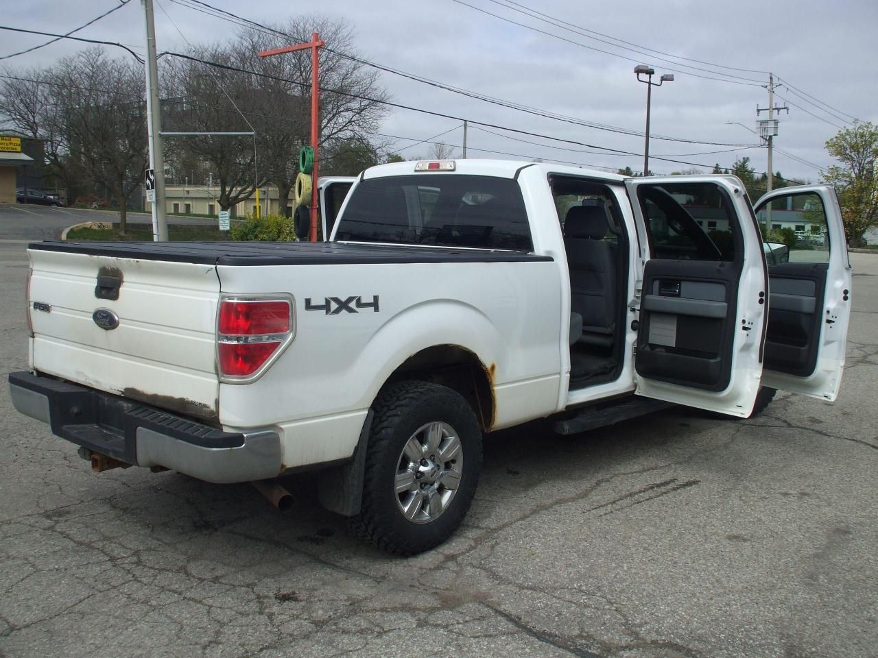 2014 Ford F-150 XLT,4WD,SuperCrew,Tinted,Bluetooth,SOLD AS IS,,,