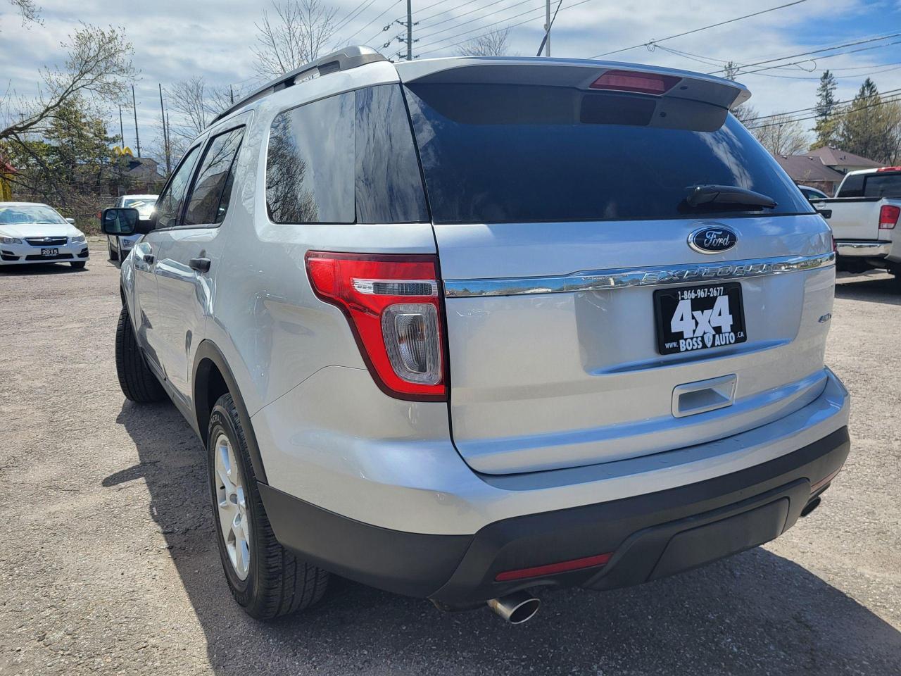 2012 Ford Explorer 4WD Photo2