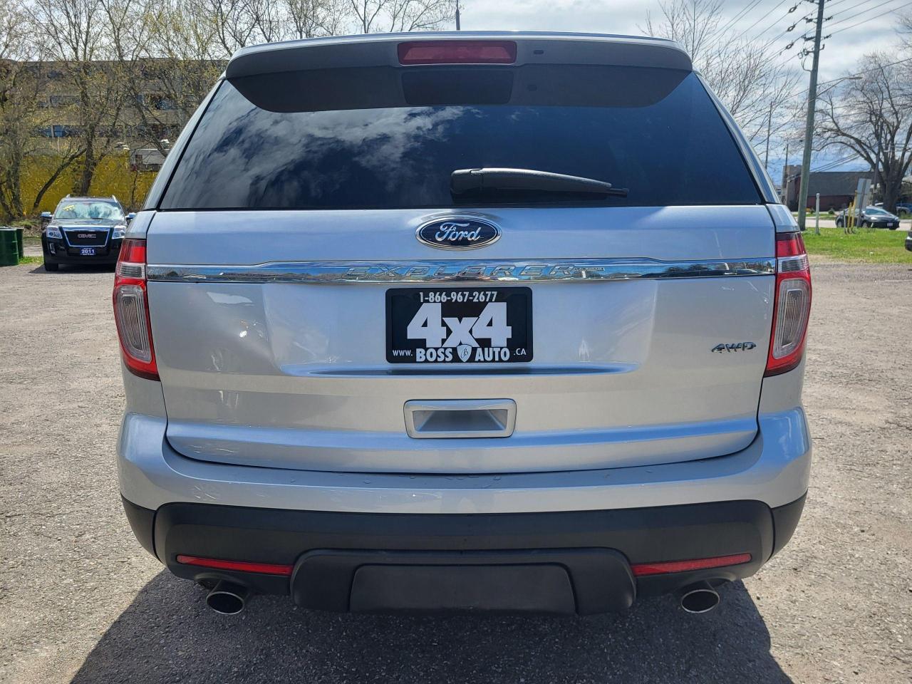 2012 Ford Explorer 4WD Photo3