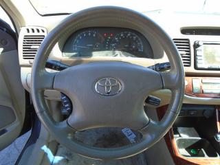 2002 Toyota Camry XLE/ LEATHER / ROOF / NAVI / AC/ HEATED SEATS / - Photo #13