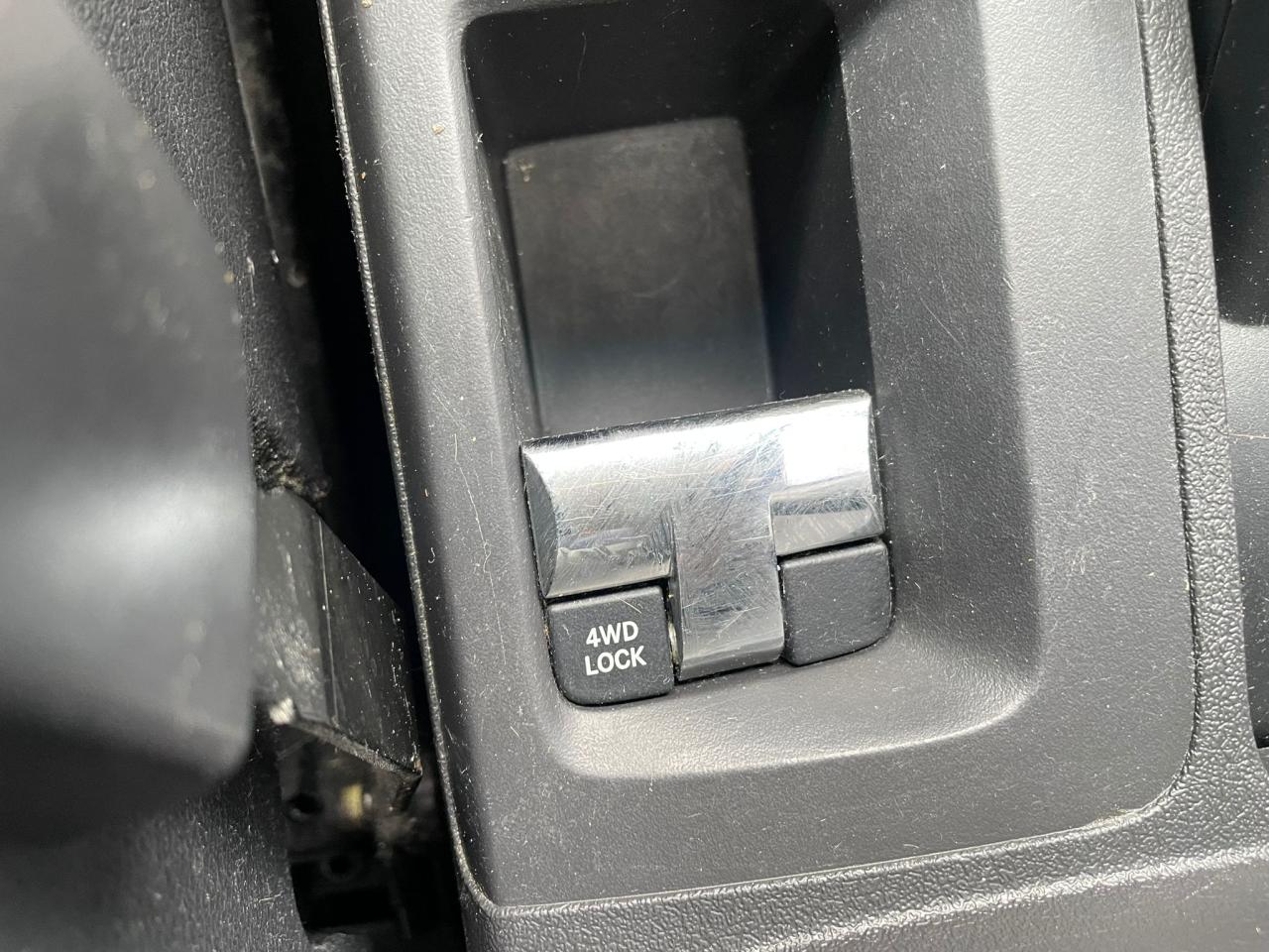 2017 Jeep Patriot 4WD High Altitude SUNROOF NEW TIRES SAFETY LEATHER - Photo #26