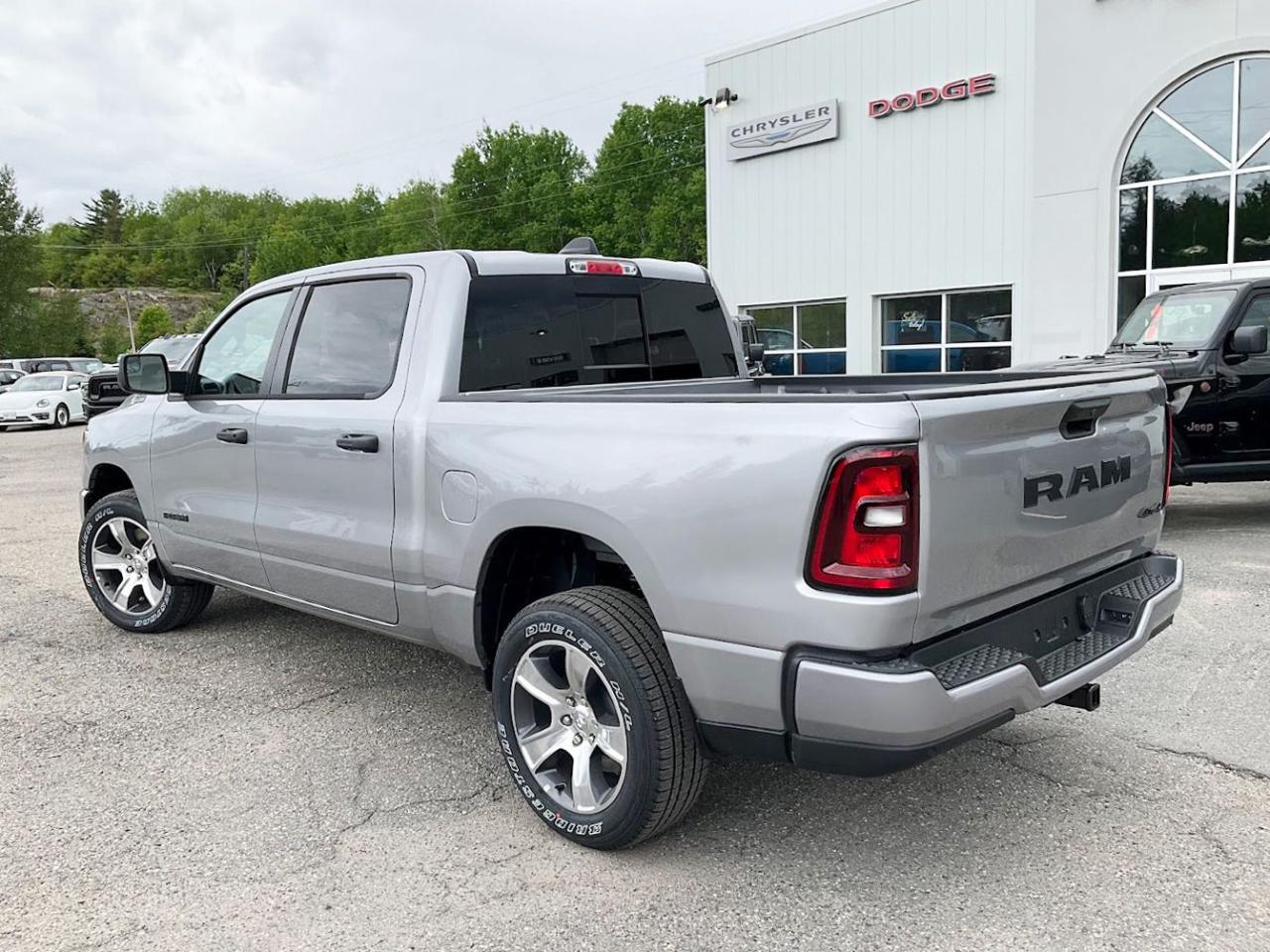 2025 RAM 1500 TRADESMAN Photo3
