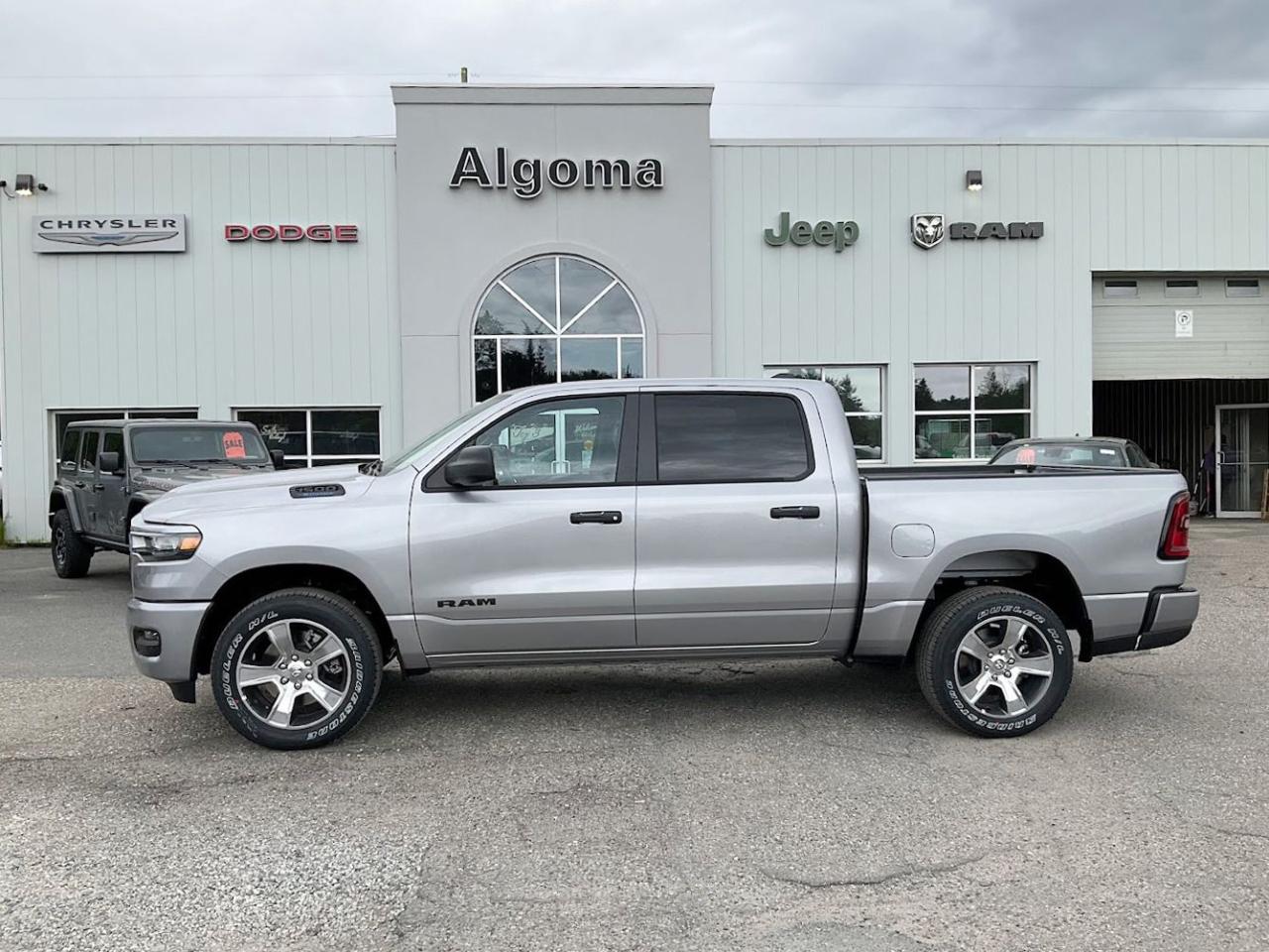 2025 RAM 1500 TRADESMAN Photo2